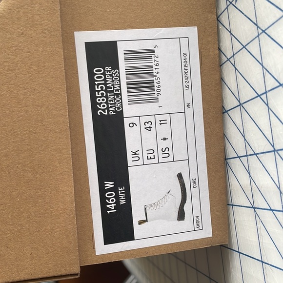 Doc Martens- 1460 W Patent Leather Croc Emboss - Picture 11 of 11